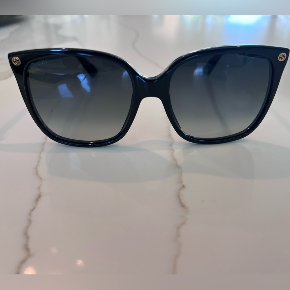 GUCCI CAT EYE SUNGLASSES